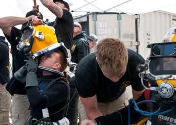 Army divers splash headfirst into training