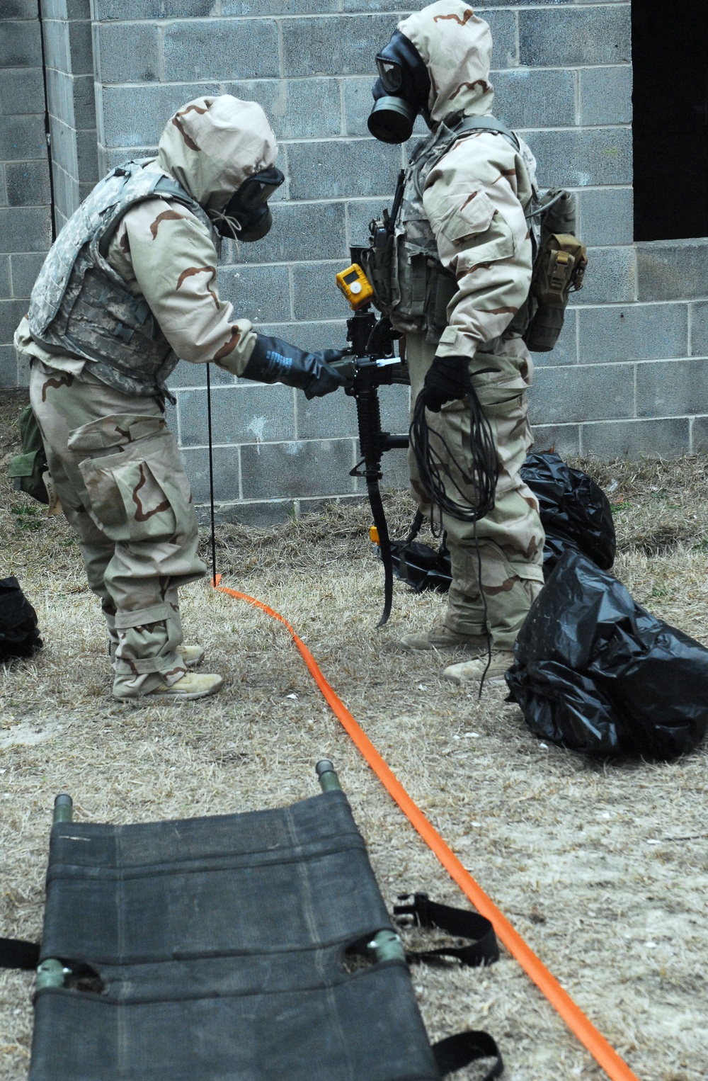 Paratroopers from 2-325 AIR, 2nd BCT 82nd ABN DIV conduct clearing training