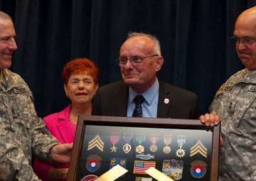 CENTCOM senior leadership presents Bronze Star Medal to Vietnam vet
