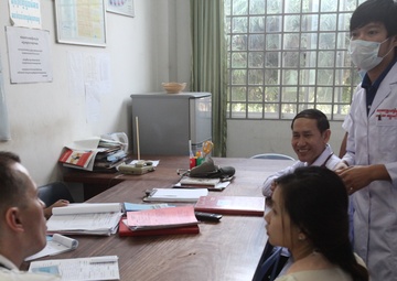 Cambodian, US providers share ER experiences