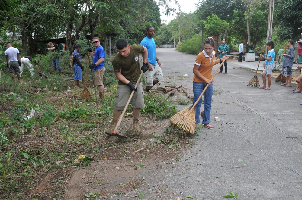 U.S. Marines, sailors clear the way for Karunyawet Home for Disabled Women