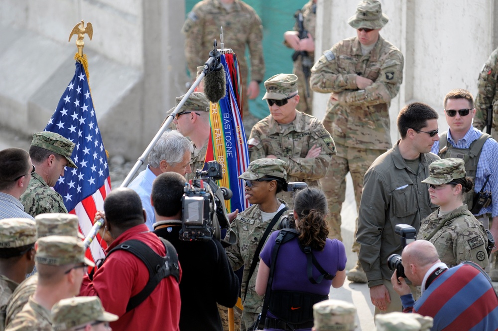 Secretary of defense visits Jalalabad Airfield, Afghanistan