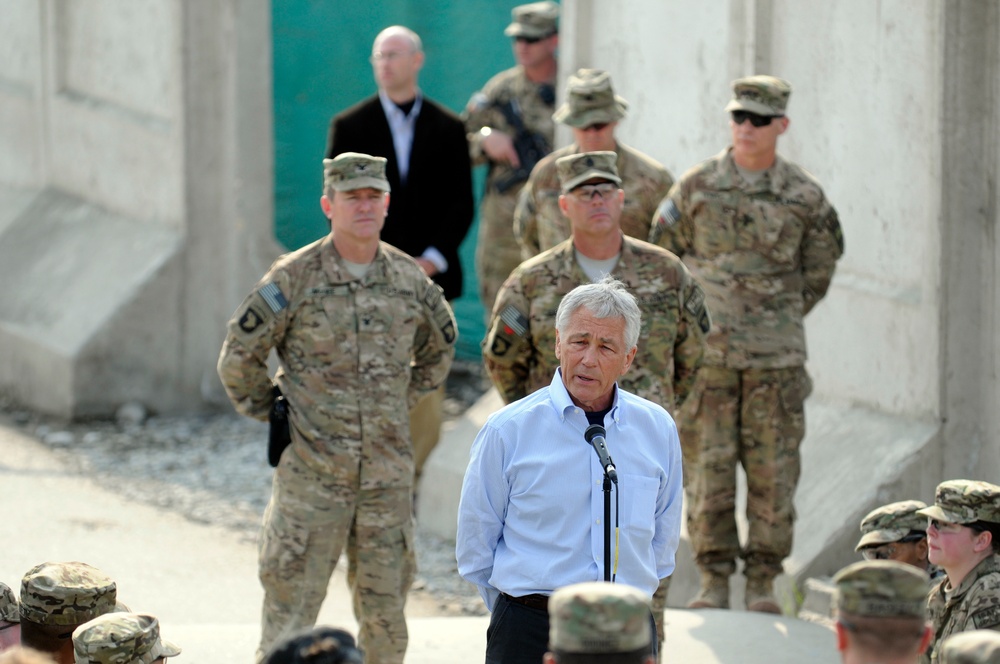 Secretary of Defense visits Jalalabad Airfield, Afghanistan