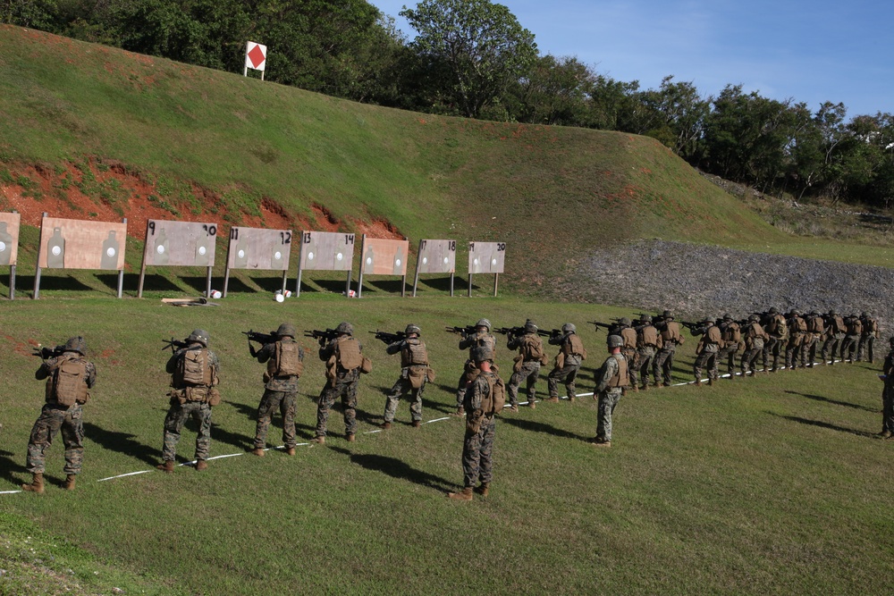 Marines team up with Guam’s SWAT in marksmanship training