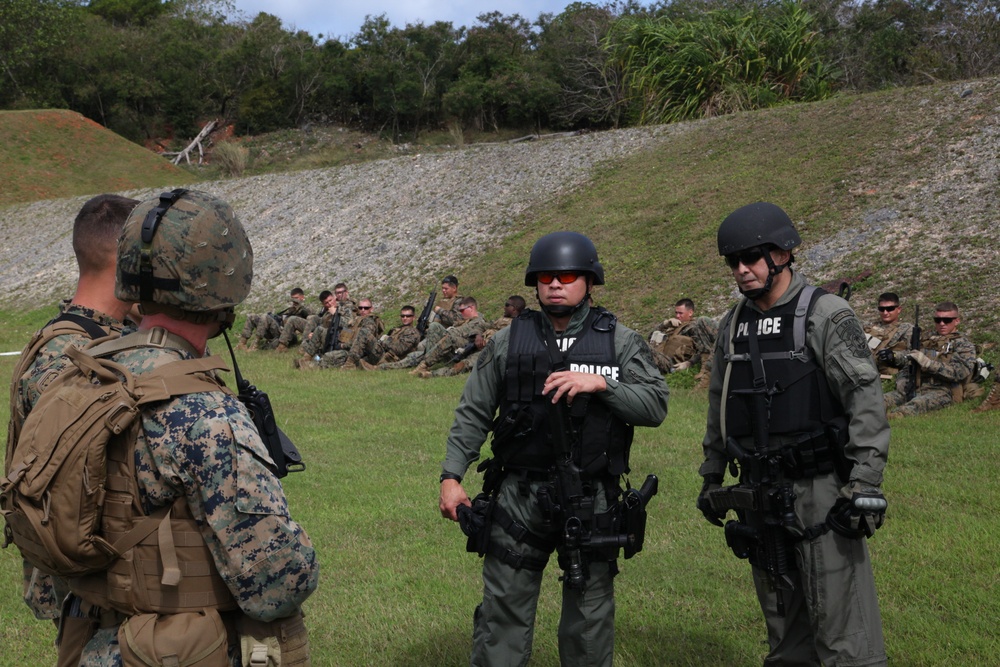 Marines team up with Guam’s SWAT in marksmanship training