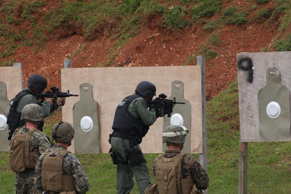 Marines team up with Guam’s SWAT in marksmanship training