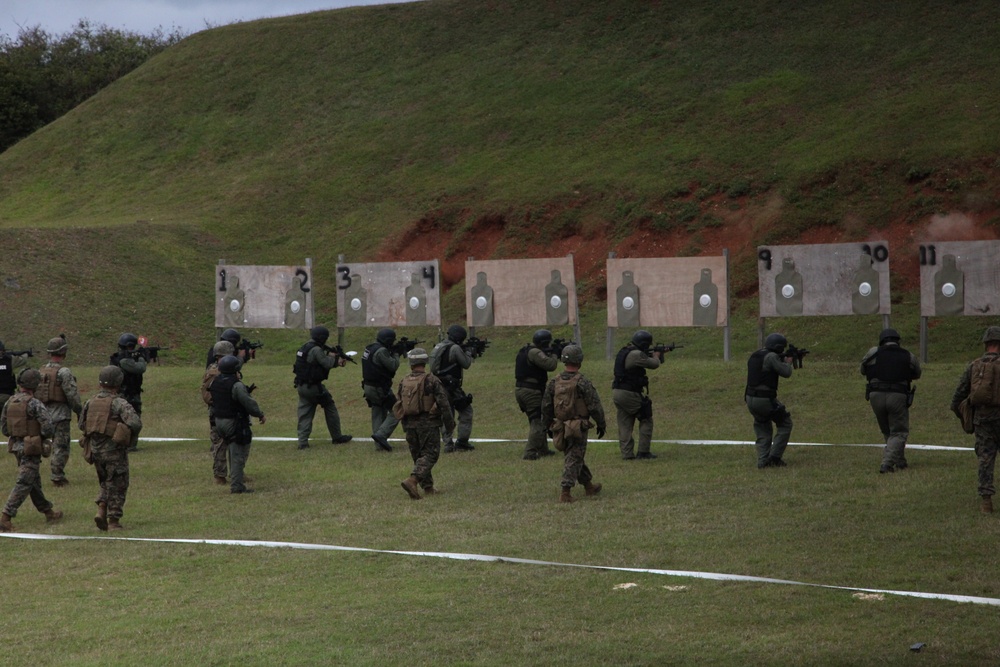 Marines team up with Guam’s SWAT in marksmanship training