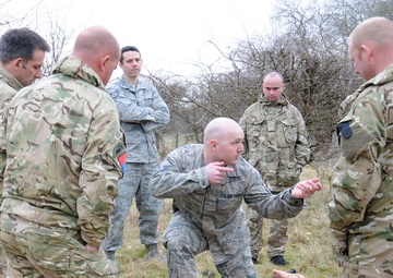 352nd SOSS provides medical training to British army