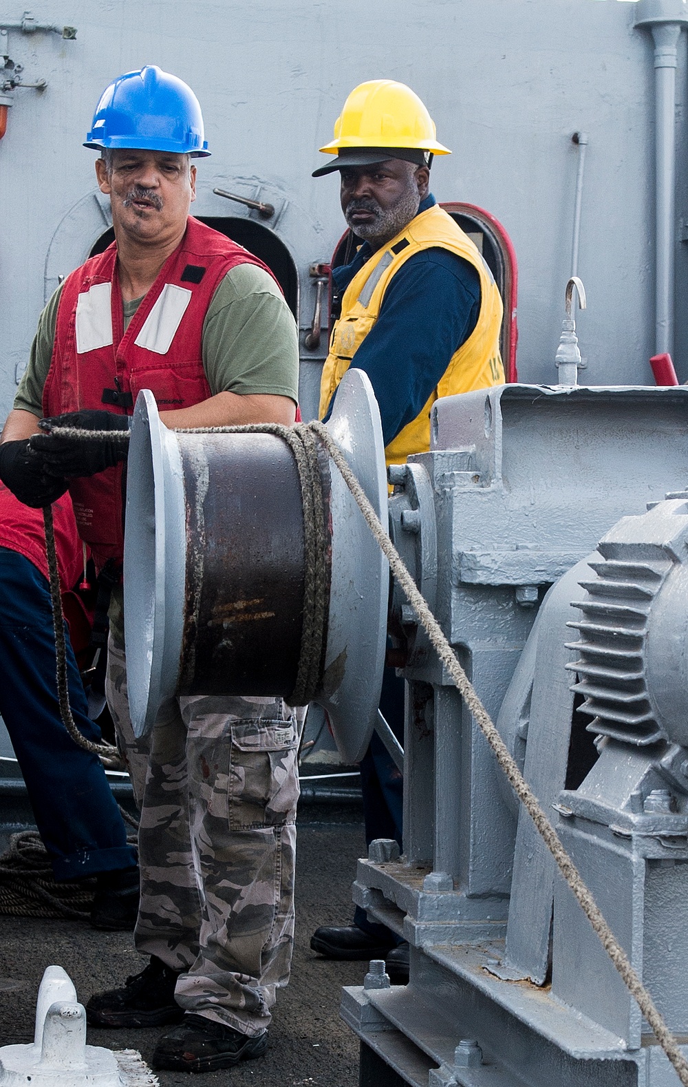 USS Ponce (AFSB(I) 15) underway replenishment with USNS Joshua Humphreys (T-AO 188)