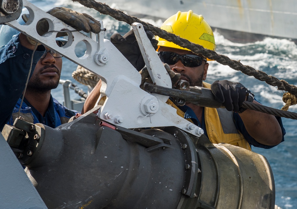 USS Ponce (AFSB(I) 15) underway replenishment with USNS Joshua Humphreys (T-AO 188)