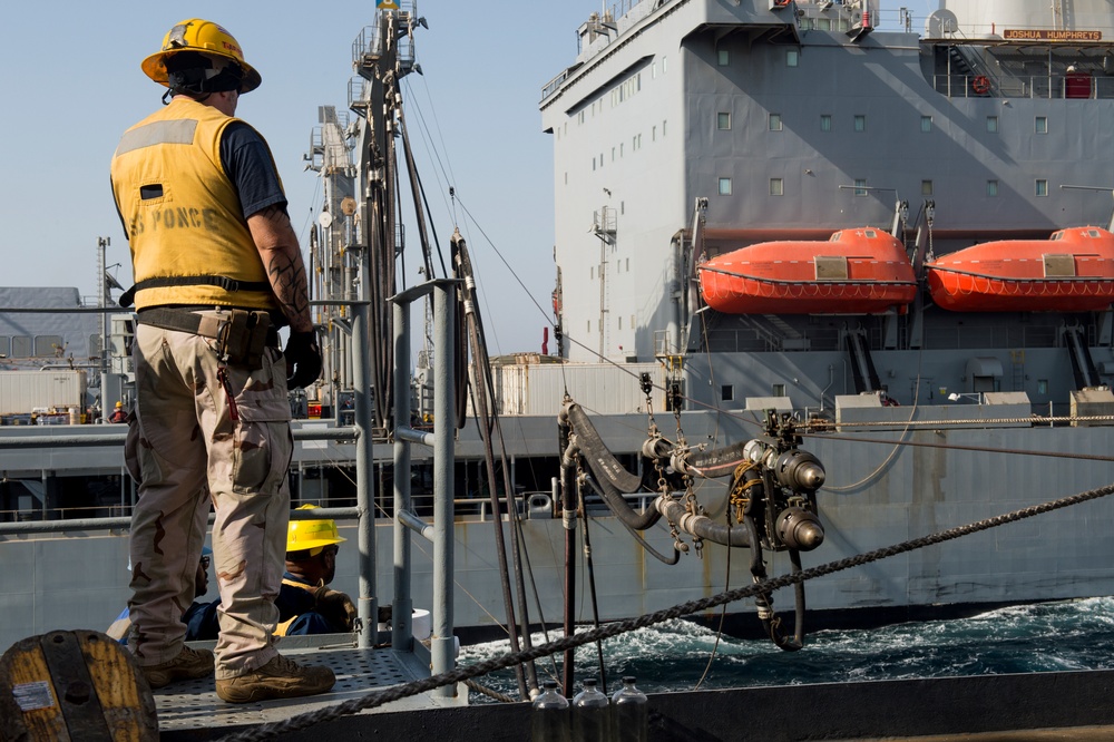 USS Ponce (AFSB(I) 15) underway replenishment with USNS Joshua Humphreys (T-AO 188)