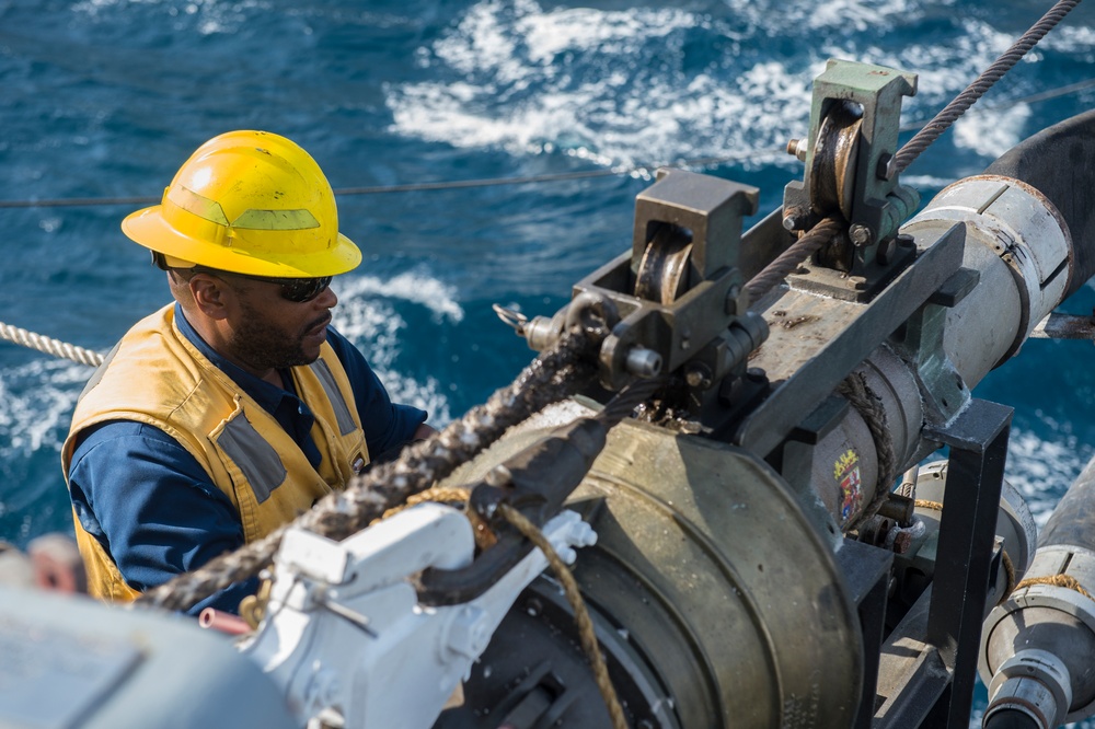 USS Ponce (AFSB(I) 15) underway replenishment with USNS Joshua Humphreys (T-AO 188)