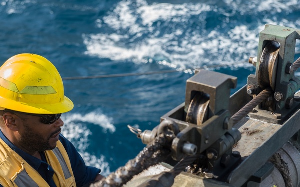 USS Ponce (AFSB(I) 15) underway replenishment with USNS Joshua Humphreys (T-AO 188)