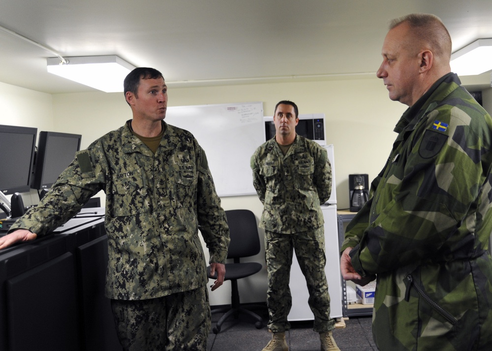 Swedish navy visits Riverine Squadron and Navy EOD unit