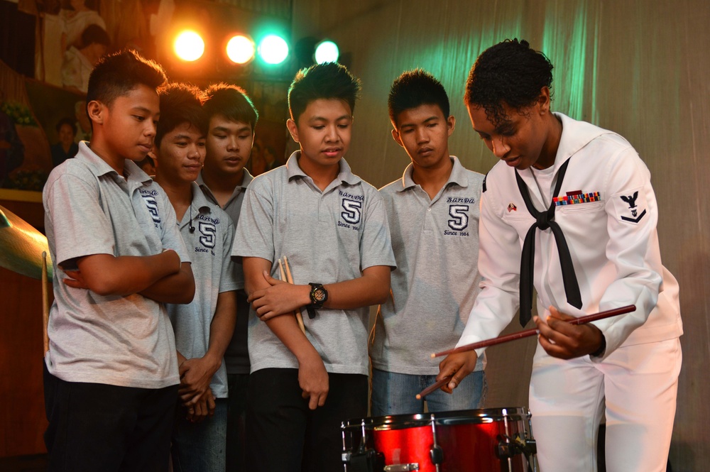 US 7th Fleet Band visit