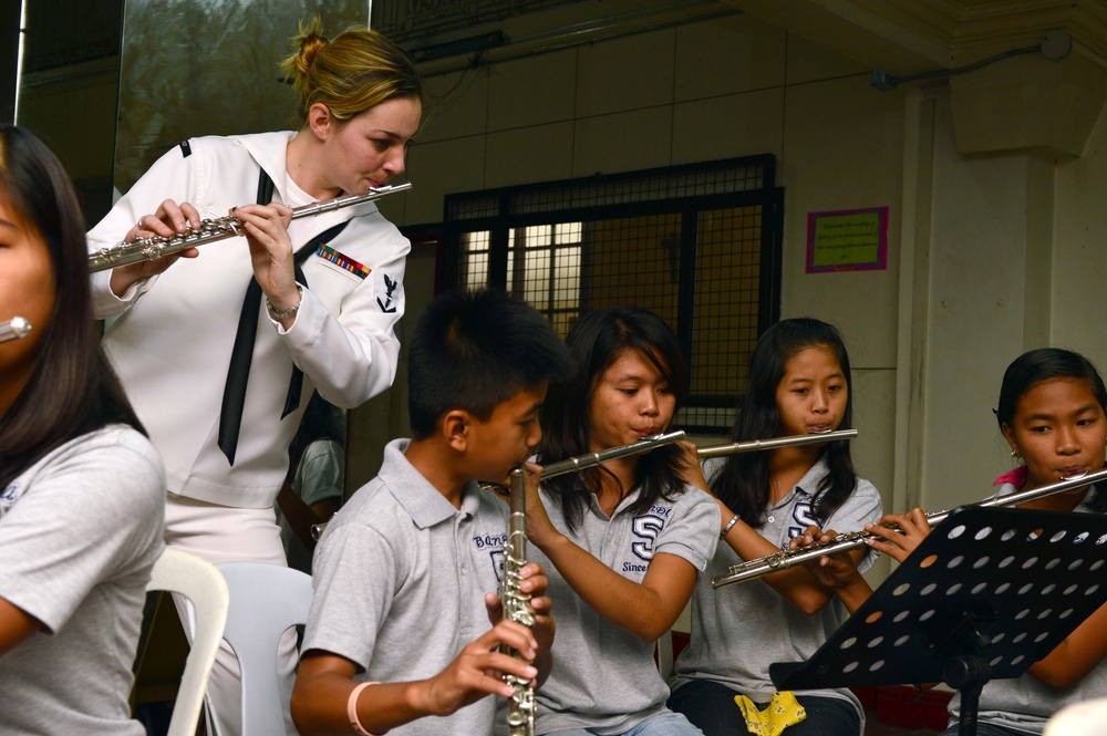 US 7th Fleet Band visit