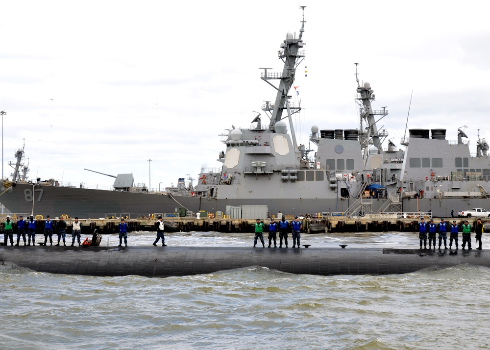 USS Albany returns to Naval Station Norfolk