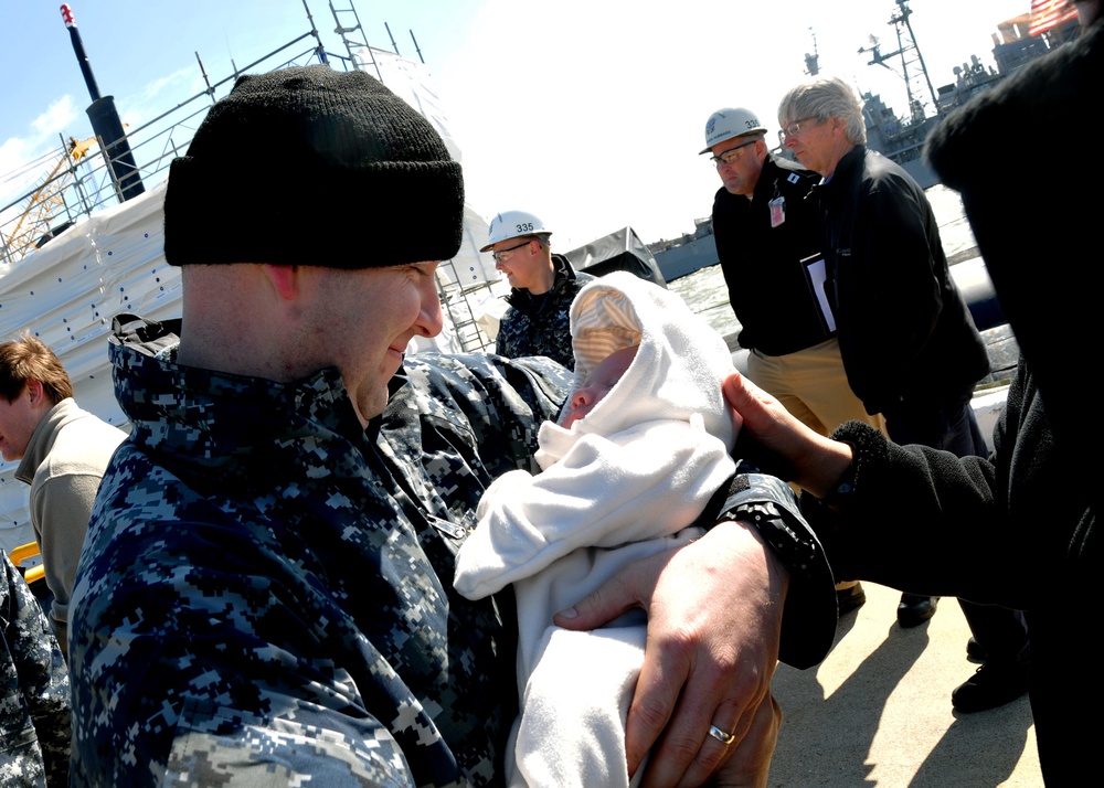 USS Albany returns to Naval Station Norfolk