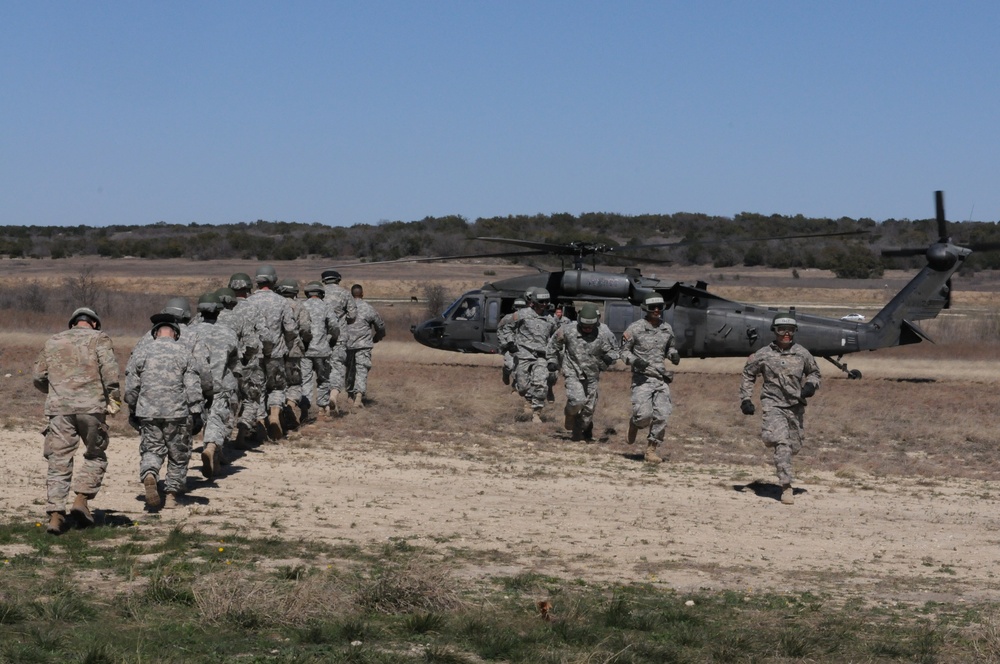 166th AV takes Air Assault students for a ride