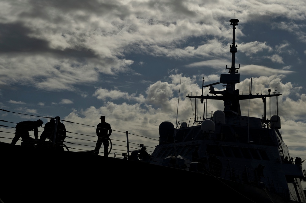 USS Freedom visits Hawaii