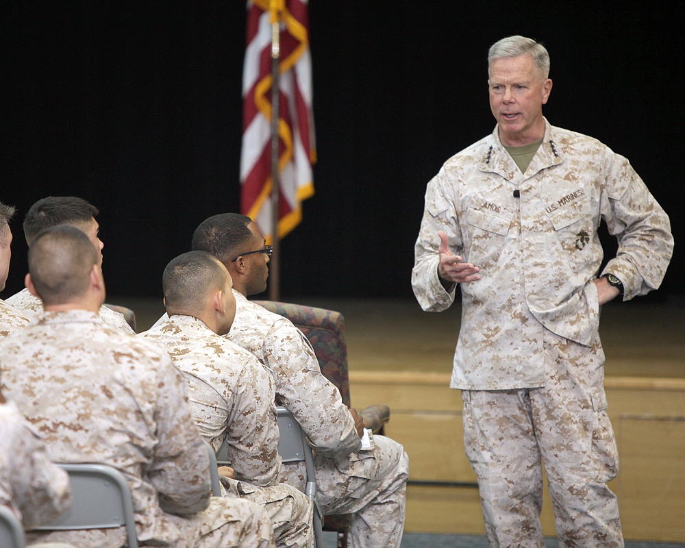 Marine Corps commandant in Bahrain