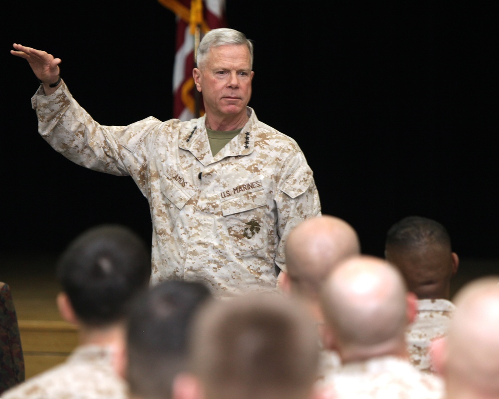 Marine Corps commandant in Bahrain