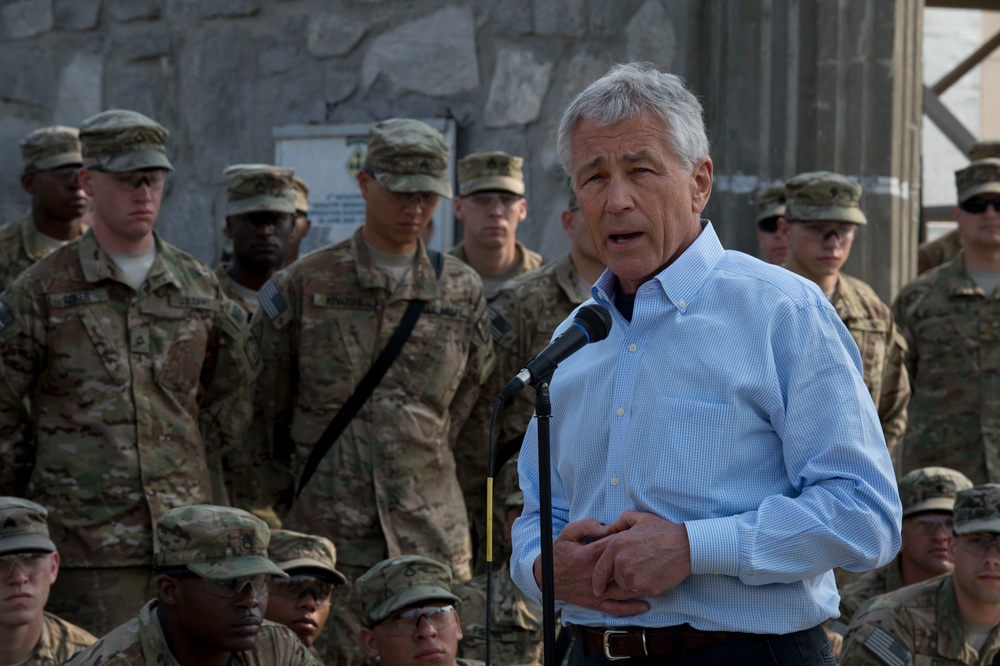 Defense secretary Hagel travels to Afghanistan