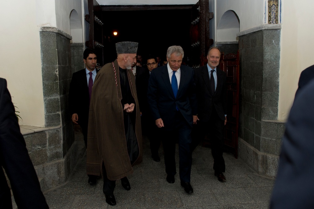 Defense secretary Hagel travels to Afghanistan