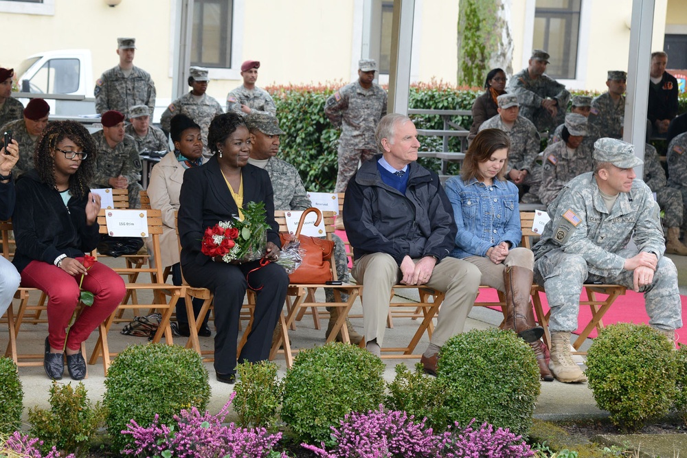 Change of responsibility ceremony HHC USAG Vicenza