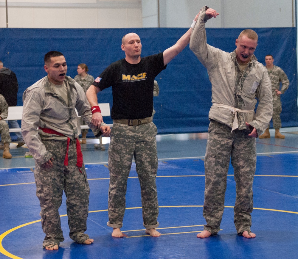 Soldiers compete at 372nd Engineer Brigade's Best Warrior Competition