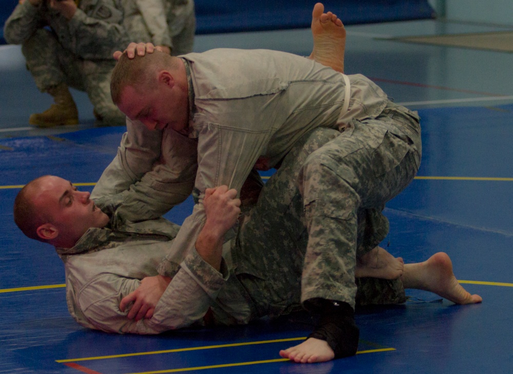 Sgt. Simmons vs. Sgt. Maybury in Best Warrior Competiton Combatives