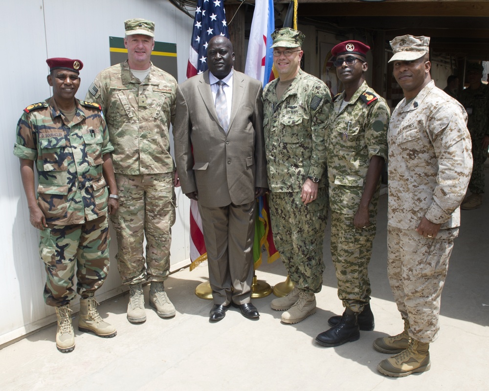 AMISOM Commander visits CJTF-HOA
