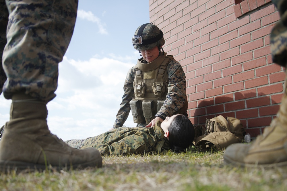 MAG-14 Marines learn combat lifesaving