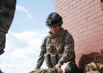 MAG-14 Marines learn combat lifesaving