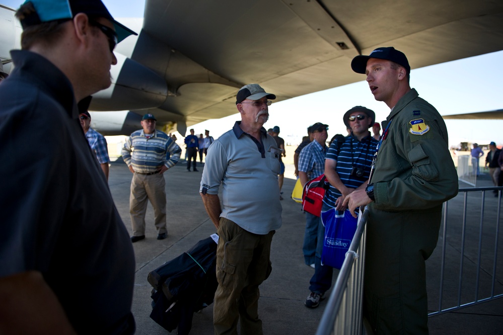 PACAF strengthens  partenerships during 2013 Australian International Airshow