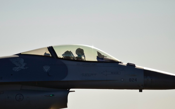 PACAF strengthens partenerships during 2013 Australian International Airshow