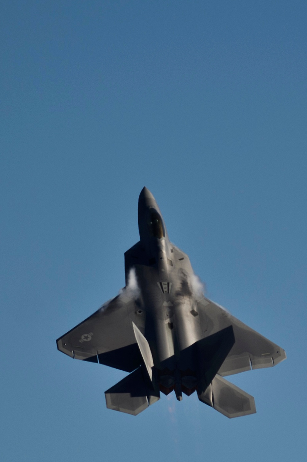 PACAF strengthens partenerships during 2013 Australian International Airshow