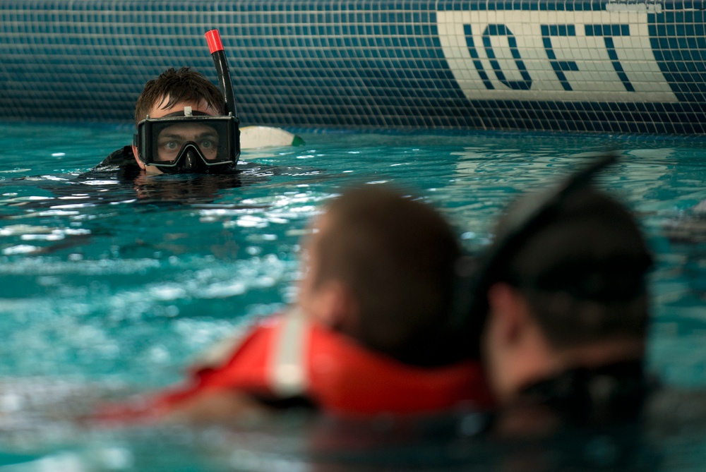 Rescue Swimmer School