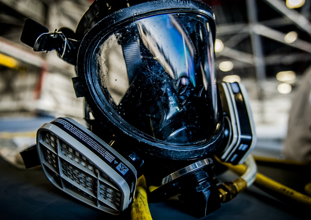 Airmen make dirty job look spotless