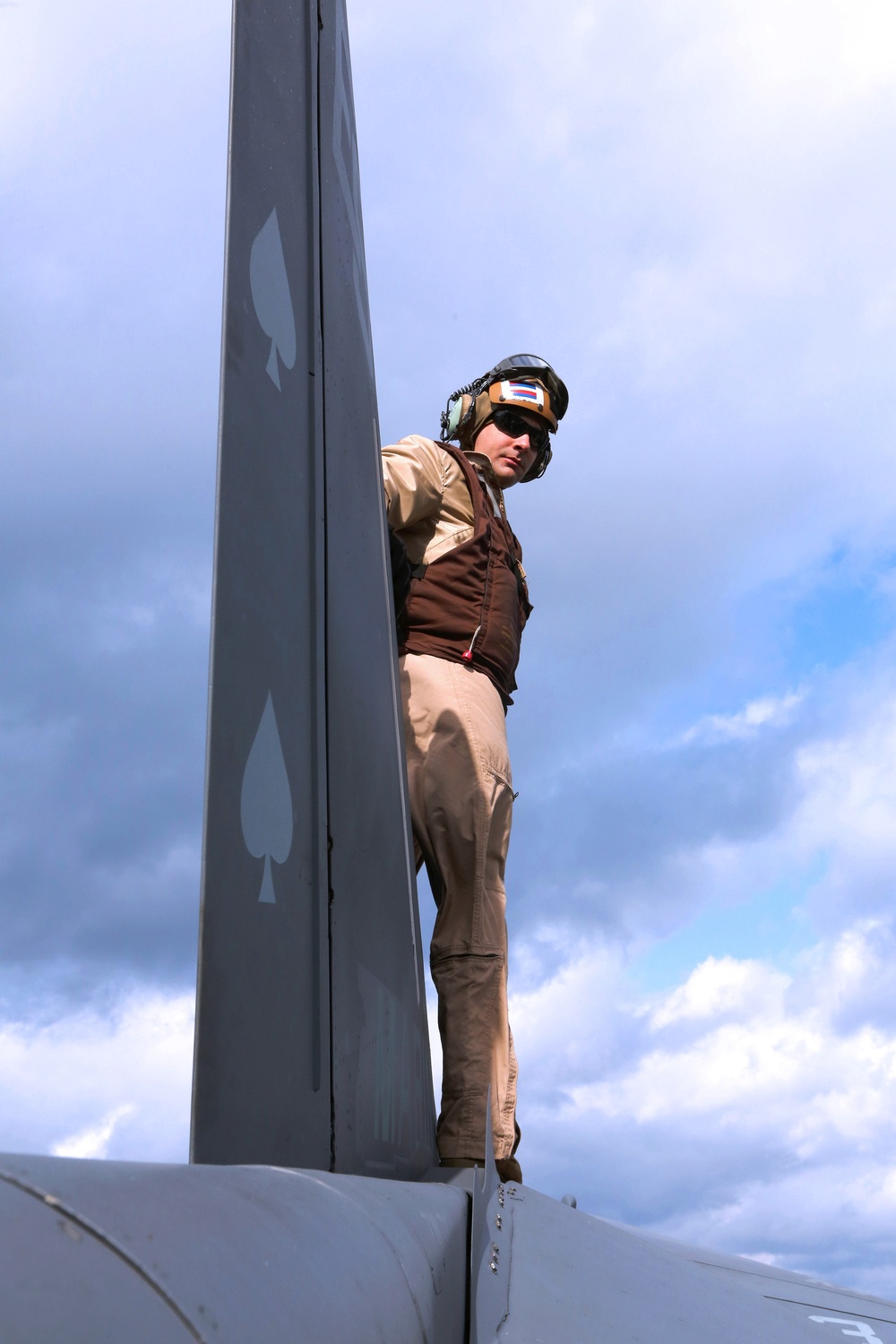 VMM-266 Harrier inspection