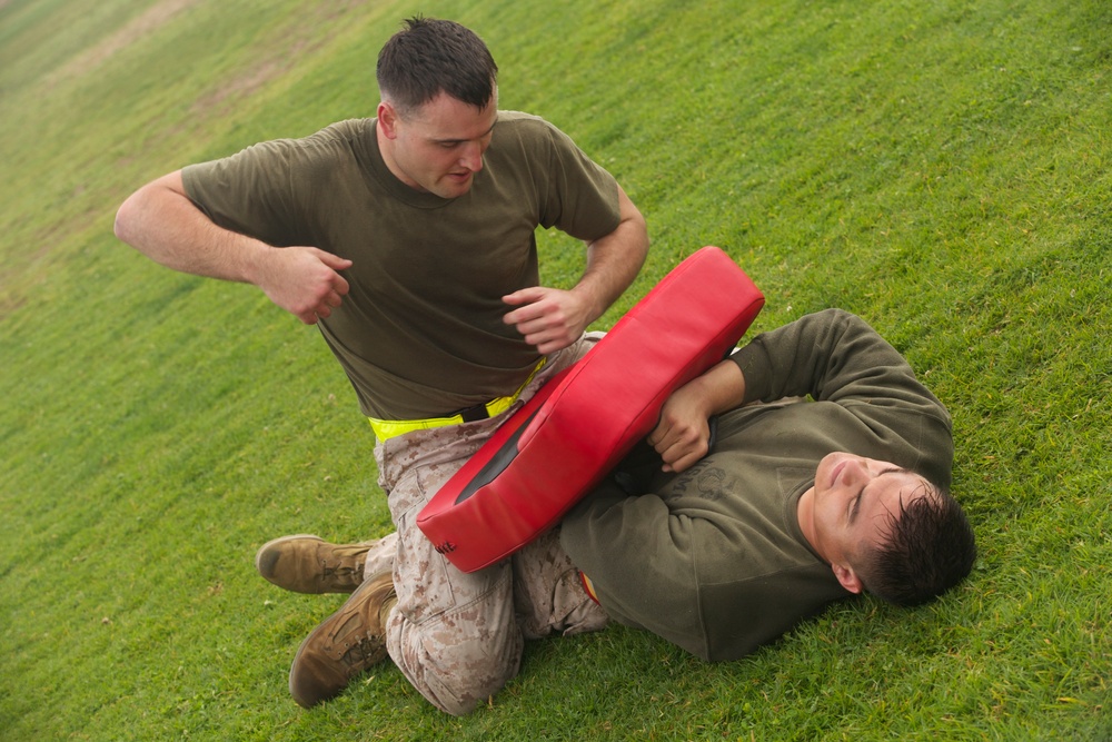 11th MEU runs obstacle course