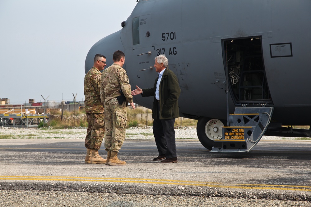 Secretary of Defense visits Forward Operating Base Fenty