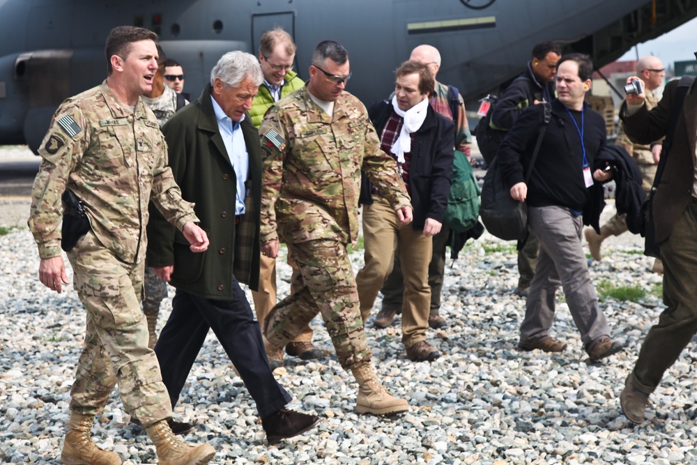 Secretary of Defense visits Forward Operating Base Fenty