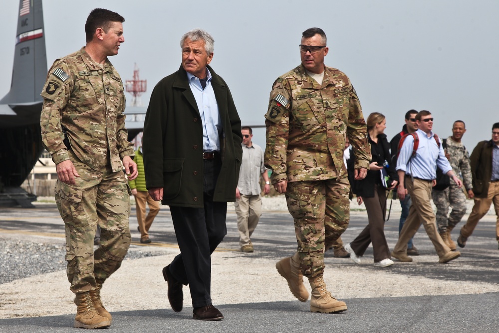 Secretary of Defense visits Forward Operating Base Fenty