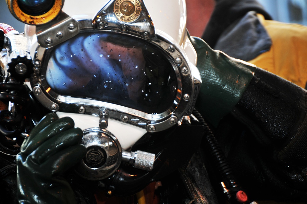 USS Abraham Lincoln maintenance