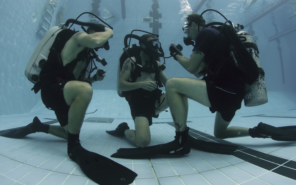 Mk. 16 rebreather training dive