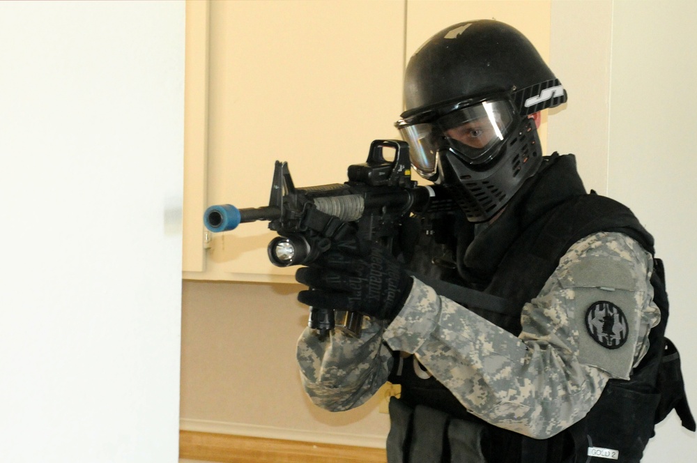 Fort Hood housing provides new venue for MP SWAT team