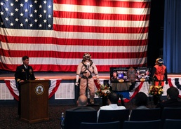 Navy divers remembered