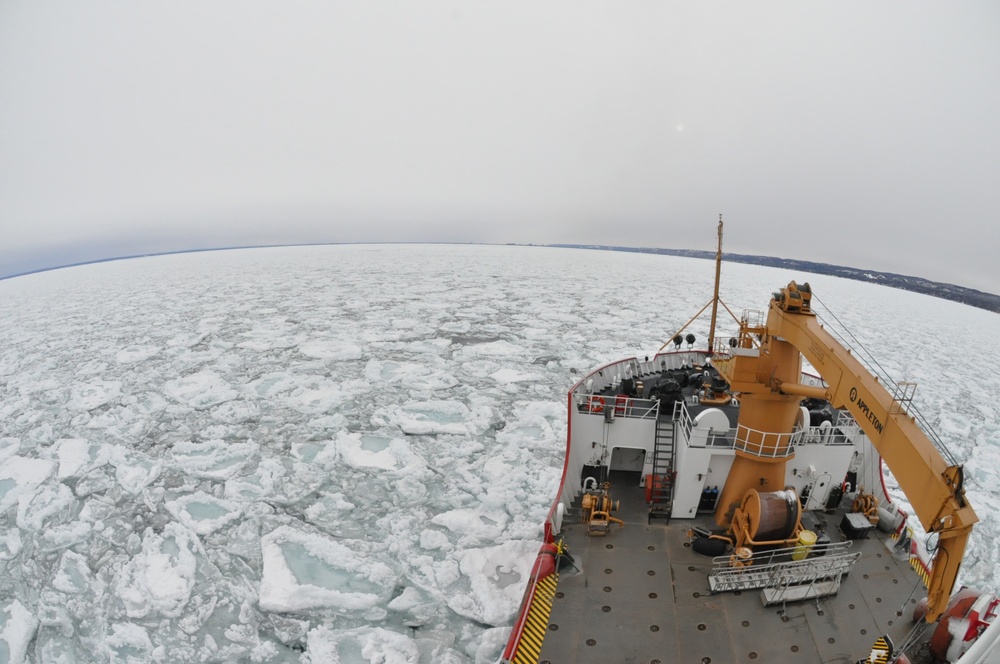 USCGC Mackinaw breaks ice in Duluth, Minn.