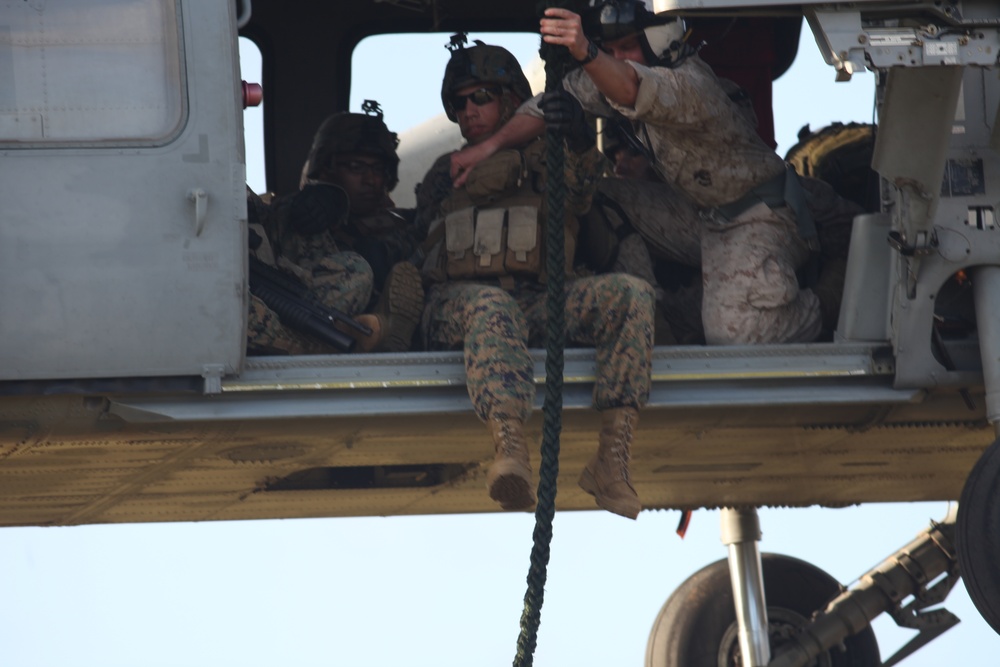 Marines conduct day and night helo ops during Guahan Shield